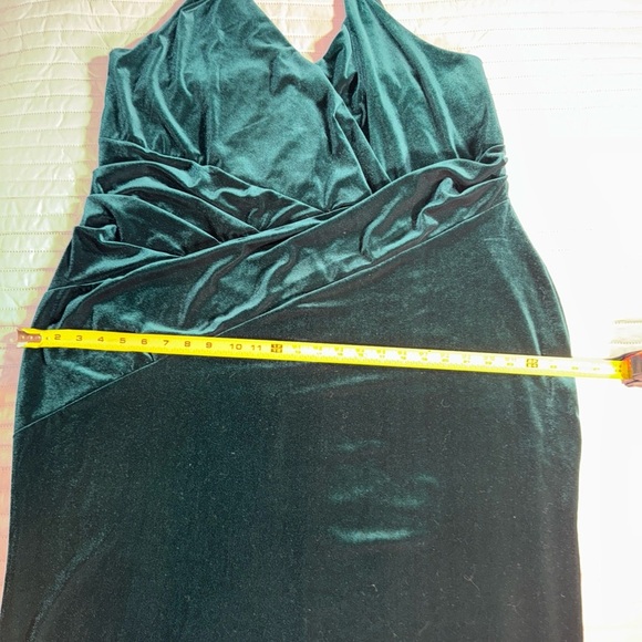 NWT Jaded Rose women’s Elegant Green Velvet Halter Dress plus size 26 - Picture 5 of 12